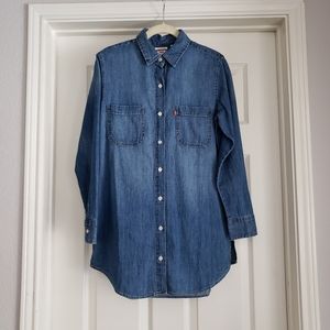 Levi's Women Demin Tunic Length Shirt.
